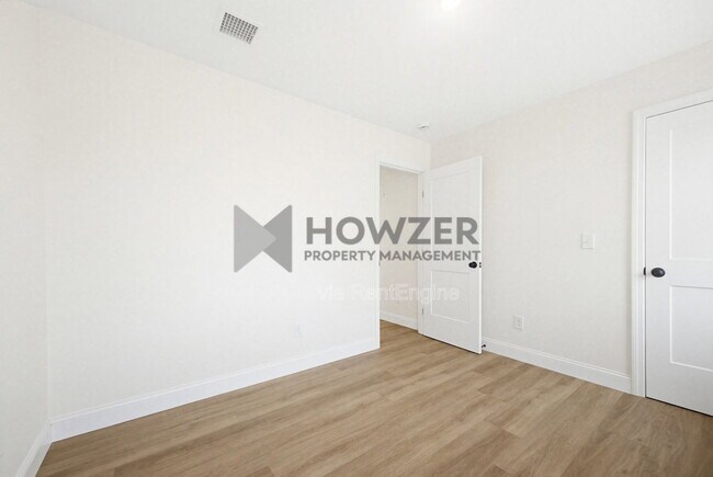 Building Photo - 24 Crocker St