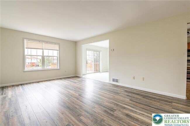 Building Photo - 48 Olde Penn Dr