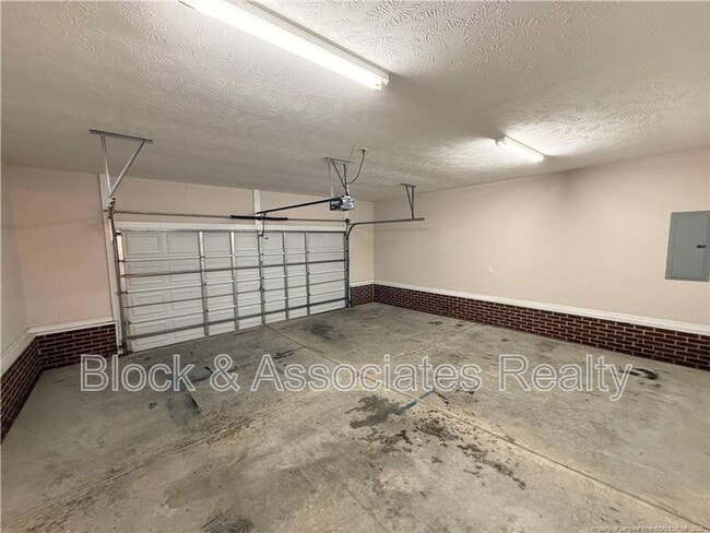 Building Photo - 68 Sunridge Dr