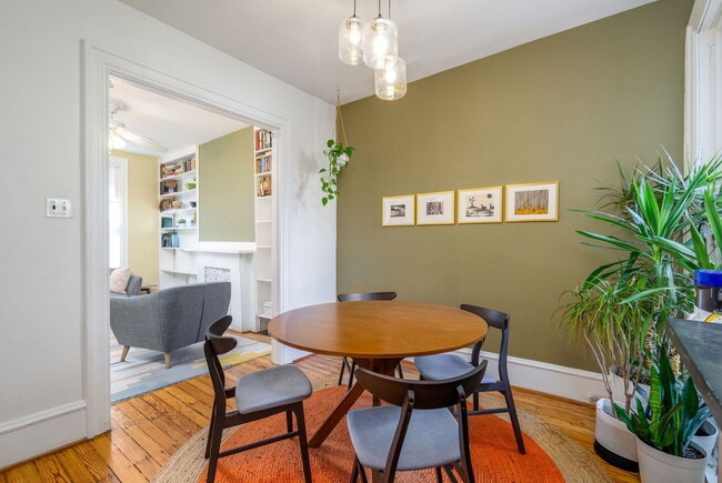 Building Photo - 829 N Taylor St