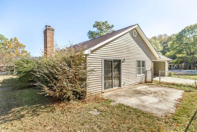 Building Photo - 123 Whipoorwill Way