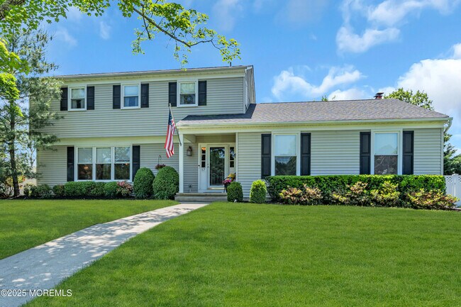 Primary Photo - 17 Acorn Dr