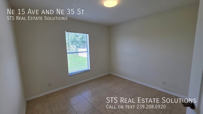 Building Photo - 1505 NE 35th St