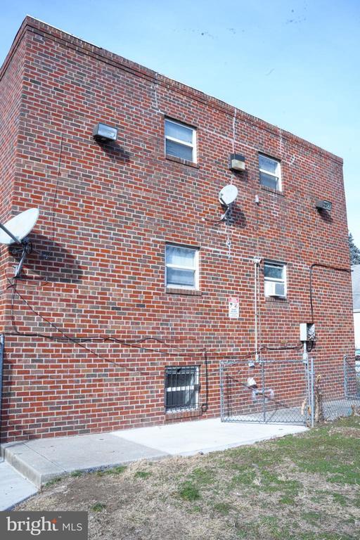 Building Photo - 5711 Erdrick St