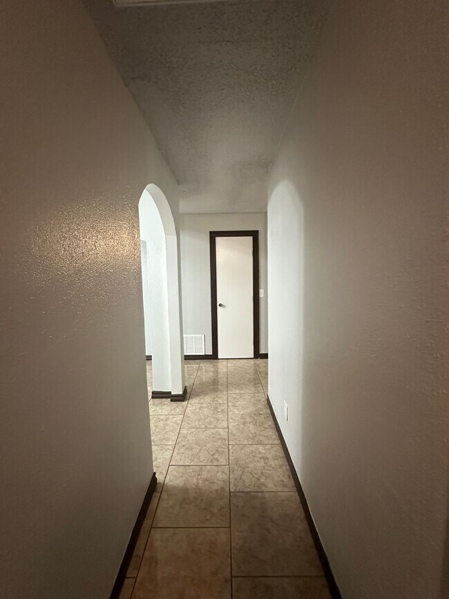 Building Photo - 900 Flamingo Ave