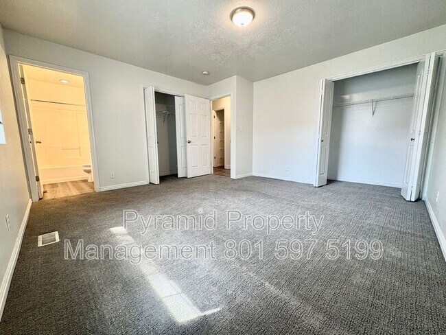 Building Photo - 3183 S 945 E