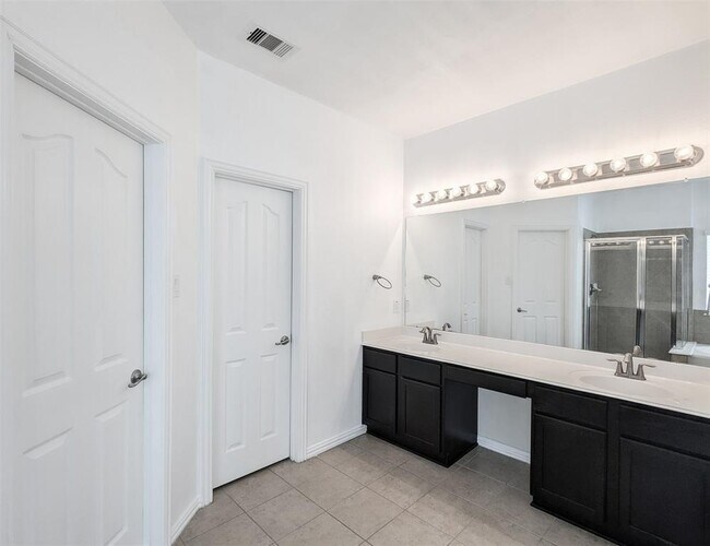 Building Photo - 24606 Forest Canopy Dr