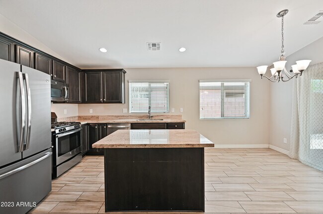 Building Photo - 2209 E Hazeltine Way
