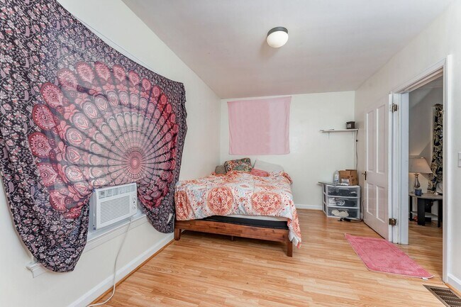 Building Photo - 759 Snider St