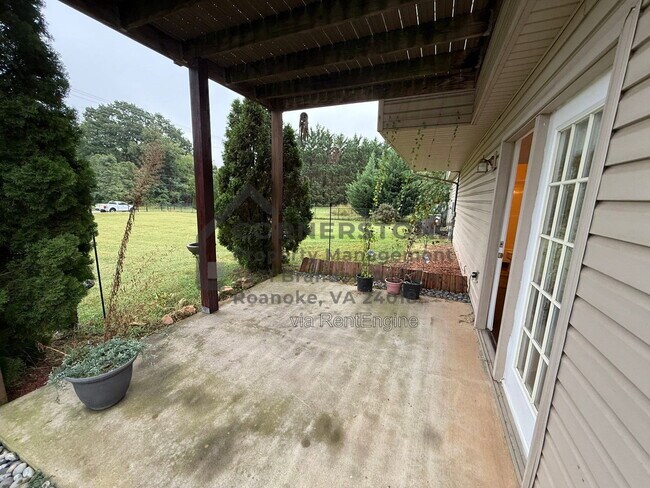 Building Photo - 4518 Lomond Cir
