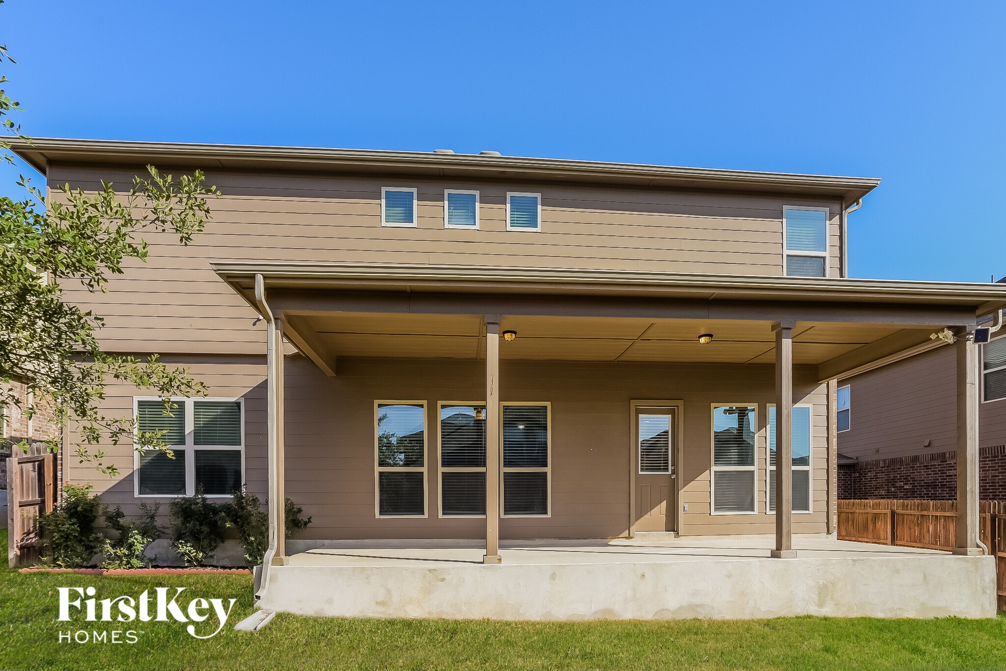 Building Photo - 3120 Half Moon Dr