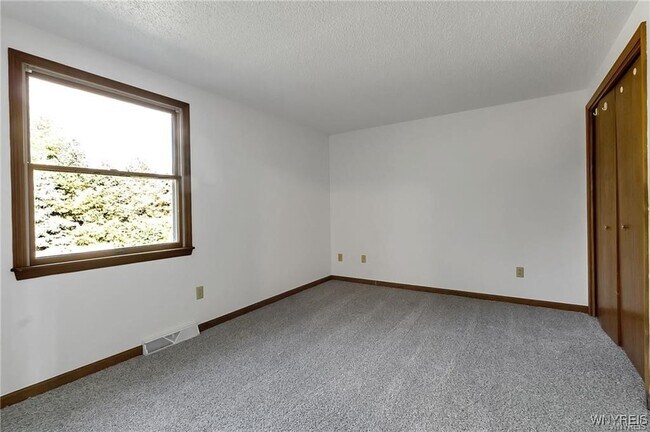 Building Photo - 276 Tennyson Terrace