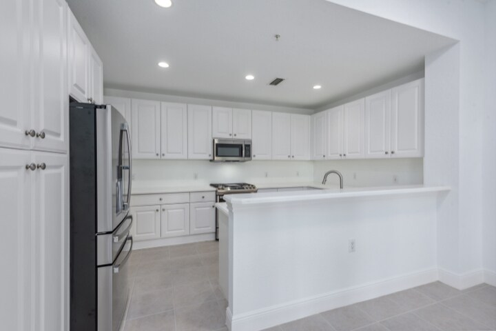 Kitchen - 9229 Museo Cir