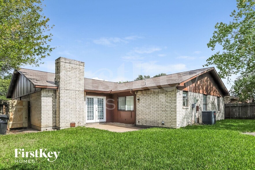 Building Photo - 16939 Macleish Dr
