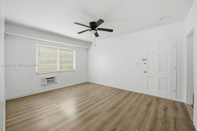 Building Photo - 3267 Franklin Ave