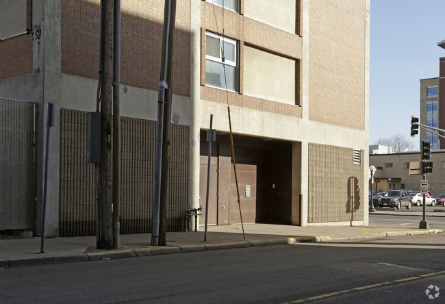 Building Photo - Wabasha Hi-Rise