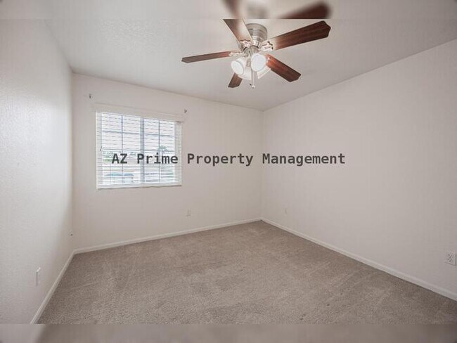 Building Photo - 1343 E Beacon Dr