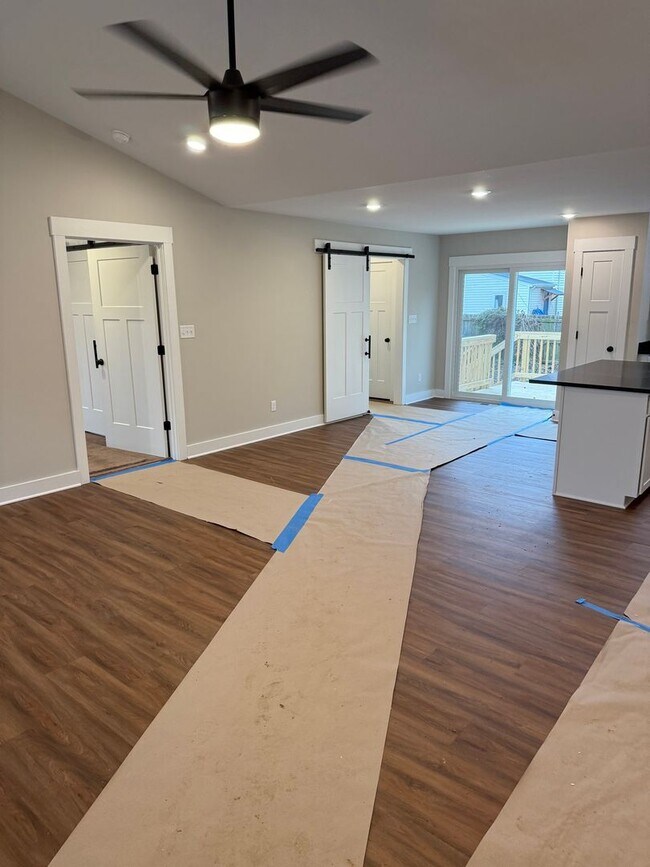 Building Photo - 325 Yorktown Dr