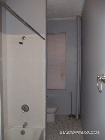 Building Photo - 86 Glenville Ave