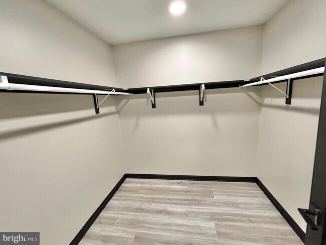 Building Photo - 201 McKinley Ave