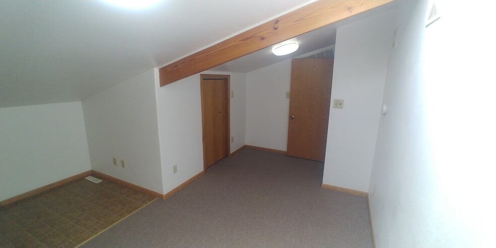 Building Photo - 7918 E 500N Rd