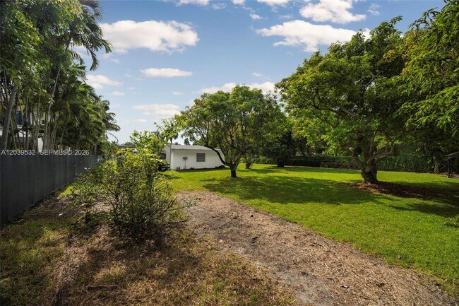 Building Photo - 7840 SW 71st Ave