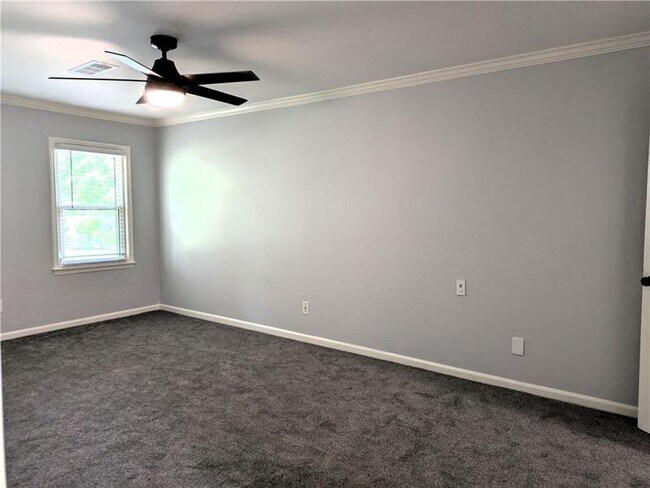 Building Photo - 220 Indian Hills Ct