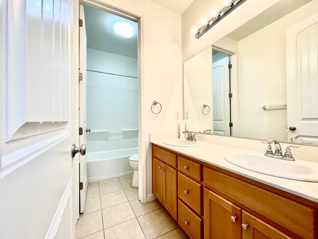 Building Photo - 366 Rock Creek Cir