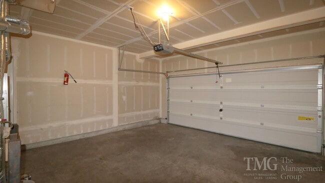 Building Photo - Beautiful 4-Bedroom Home with Custom Finishes & Thoughtful Layout