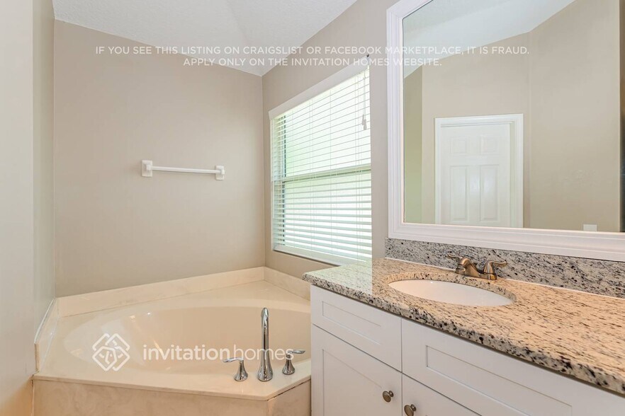 Building Photo - 8519 Glenbury Ct N