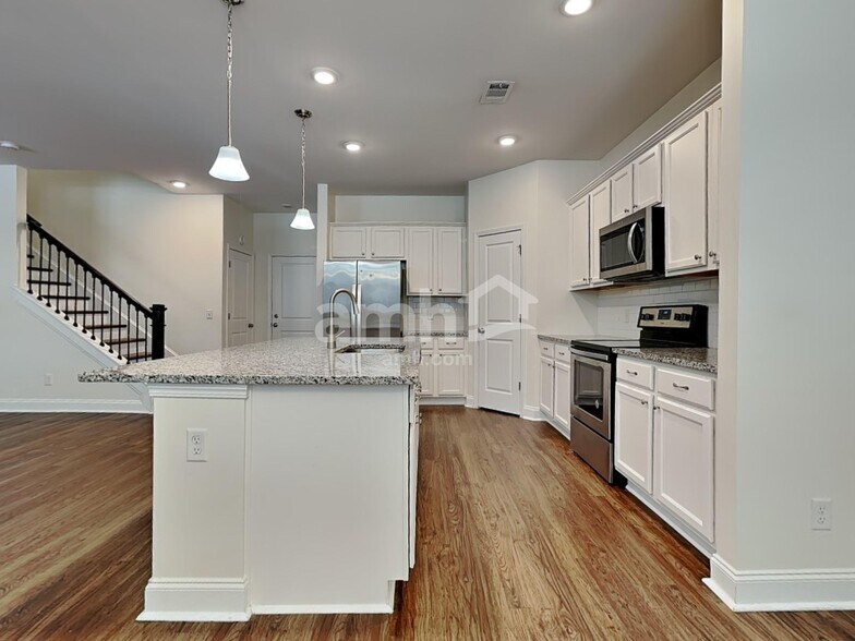 Building Photo - 25 Crabapple Cir