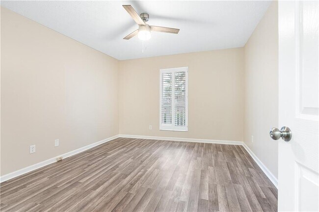 Building Photo - 103 Sterling Ct