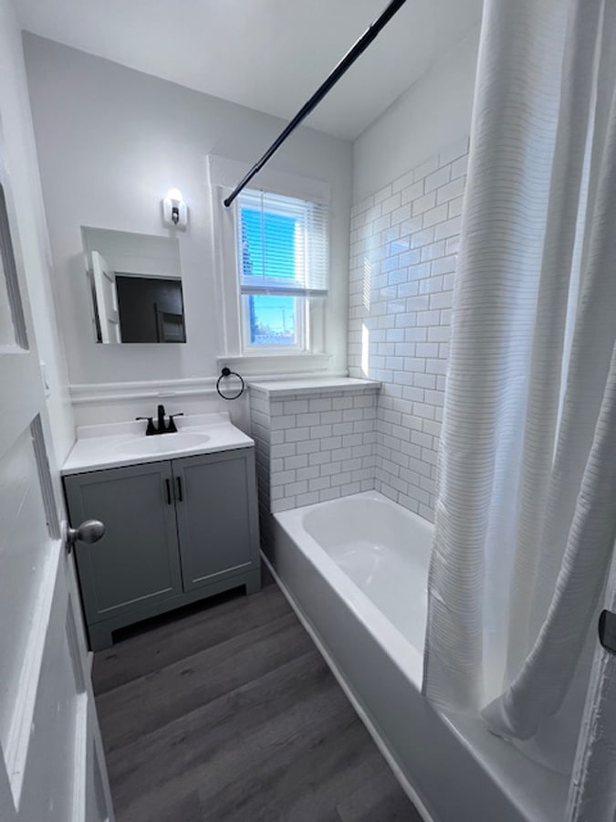 Building Photo - 709 32nd St