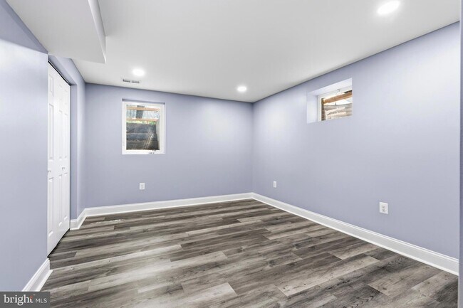 Building Photo - 2608 Holly Dr