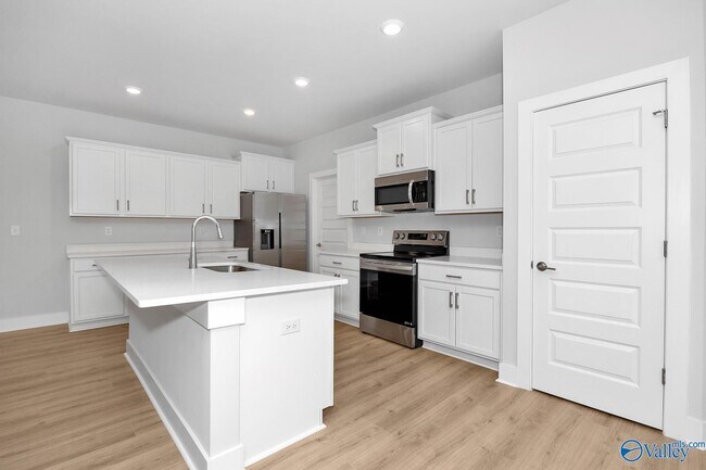 Building Photo - 144 Clift Farm Dr
