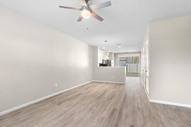Building Photo - **NEWLY REMODELED ** MAINTENANCE FREE TOWNHOME/ NO APPLICATION FEES**