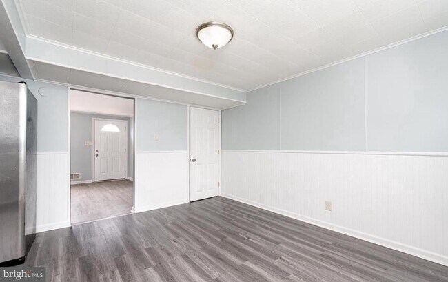 Building Photo - 2020 Dineen Dr