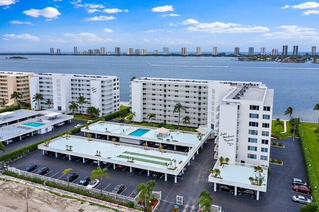 Building Photo - 301 Lake Shore Dr