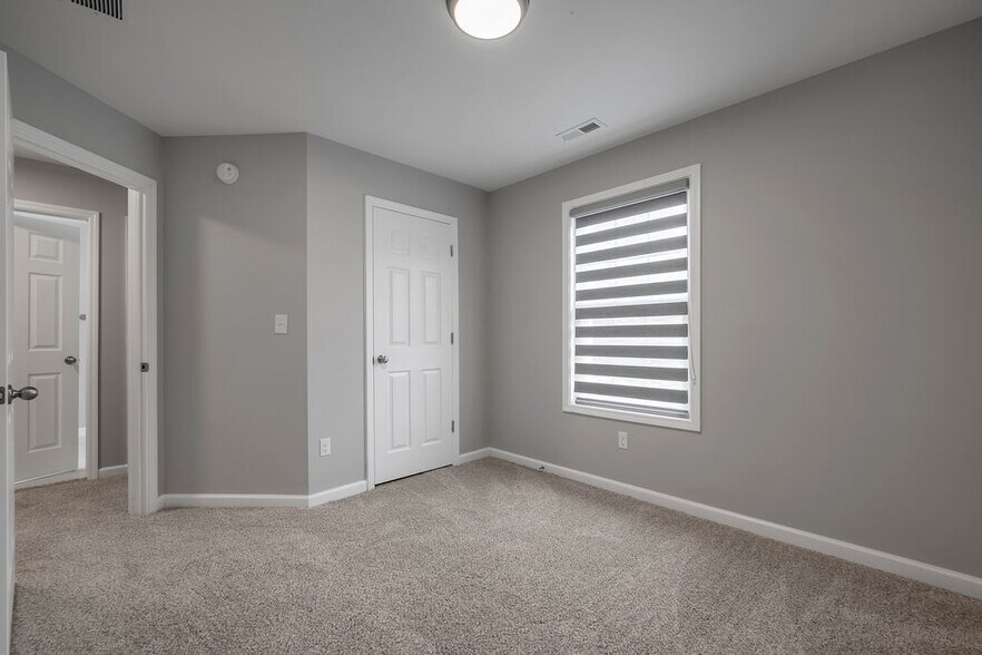 Building Photo - 242 Elkhorn Meadows Dr