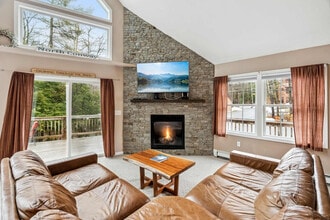 Building Photo - 291 Ash St