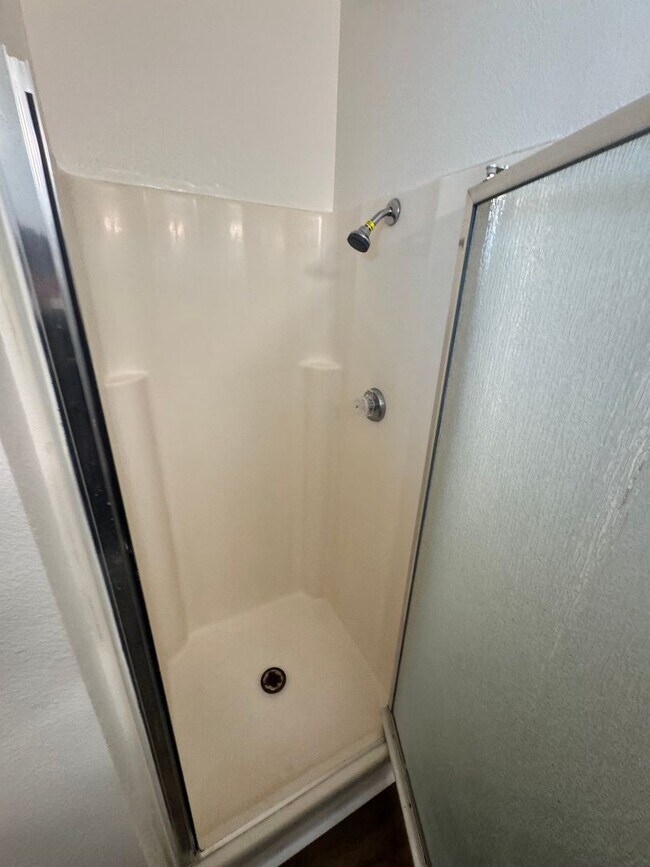 Building Photo - Oleander