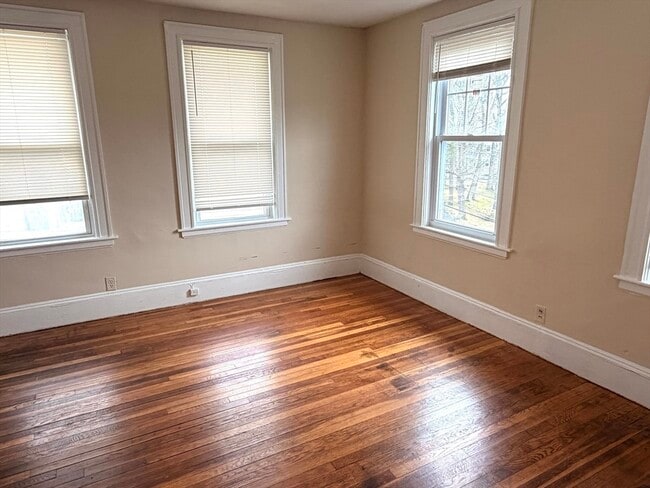 Building Photo - 182 Princeton Ave