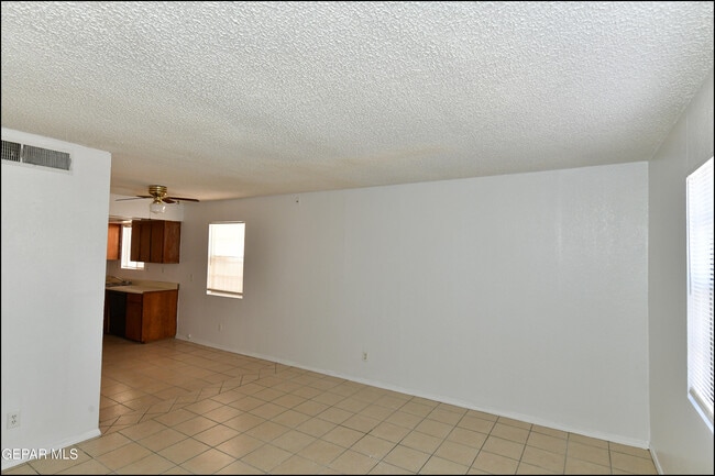 Building Photo - 8933 Kenneth St