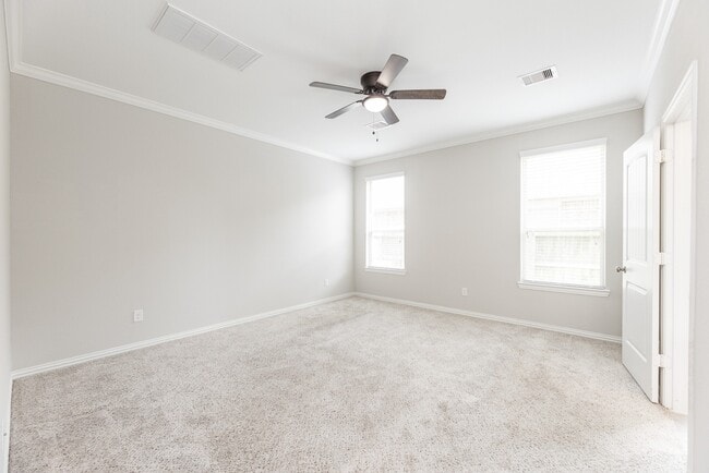 Building Photo - 18119 Tall Chestnut St