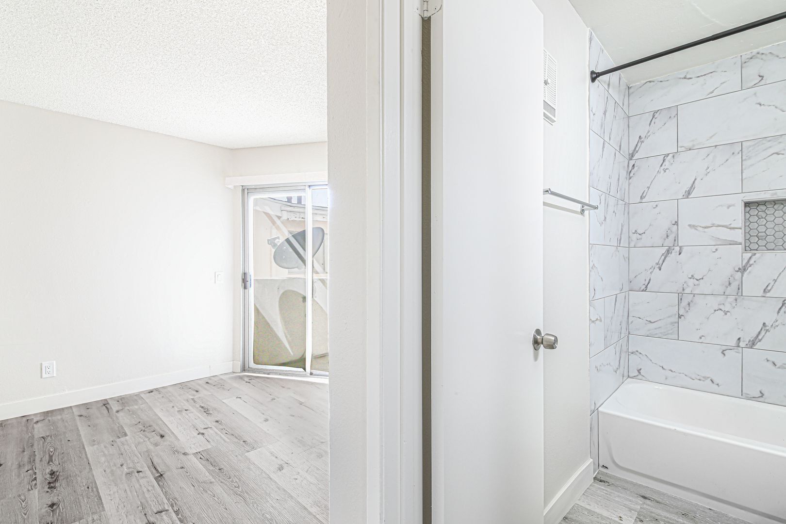 Building Photo - 1128 Stanley Ave