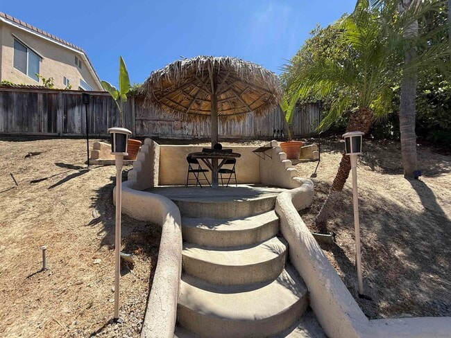 Building Photo - 5006 Palmera Dr