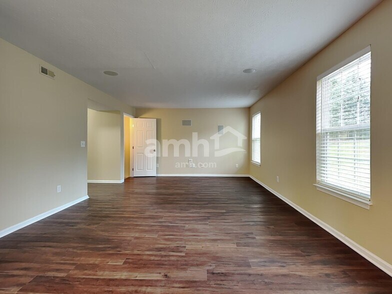 Building Photo - 1172 Turfway Ct