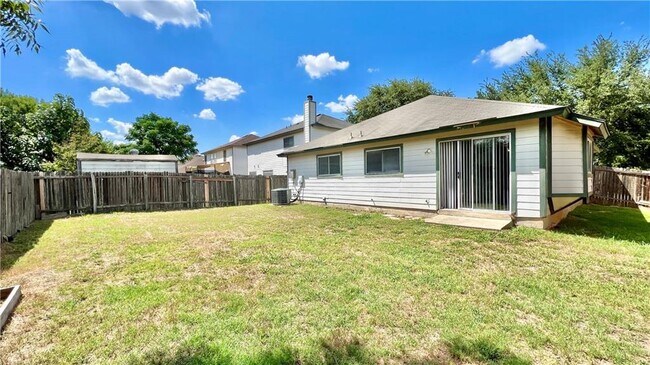 Building Photo - 6617 Piedras Blanco Dr