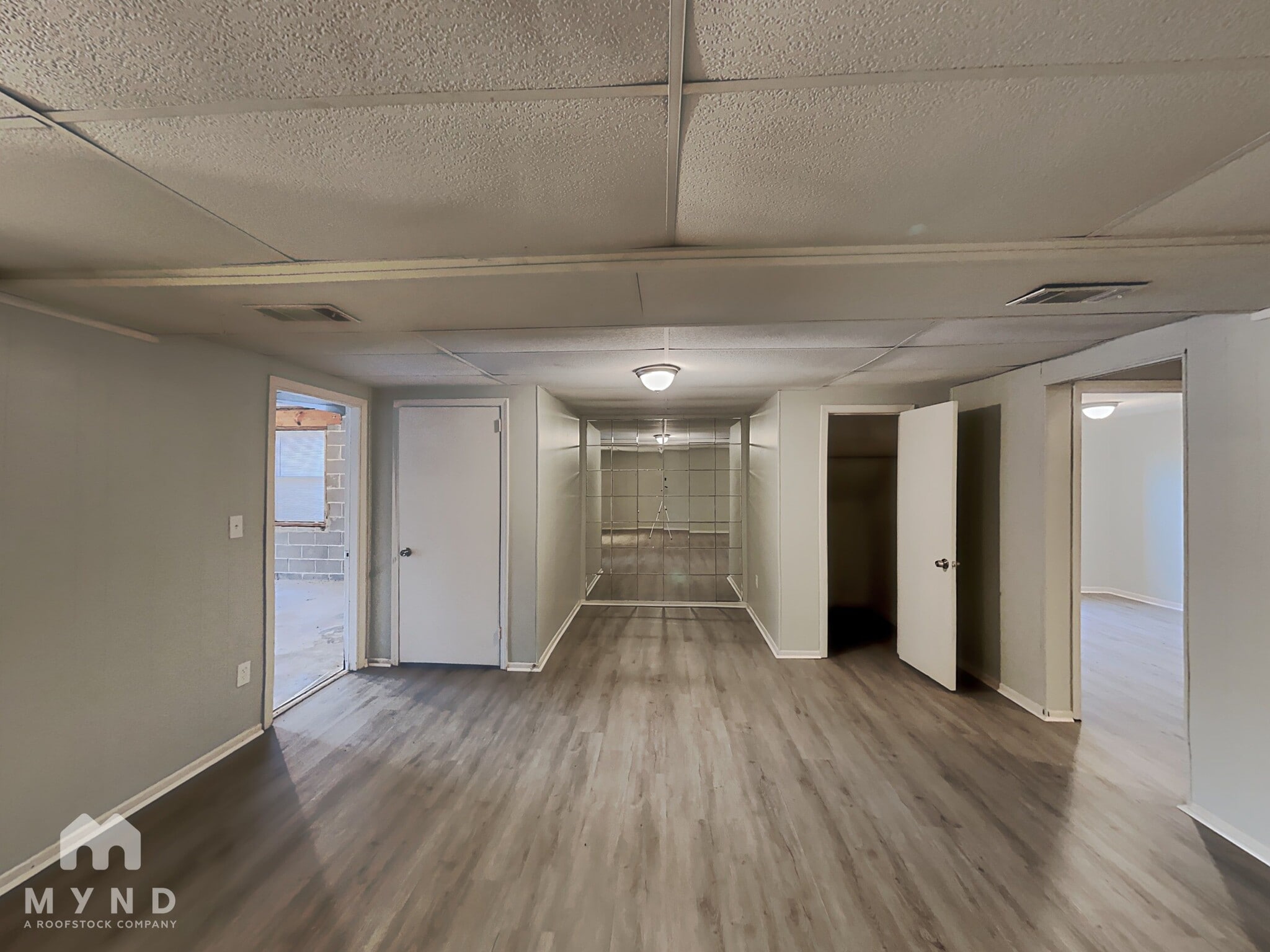 Building Photo - 9925 Miller Ave