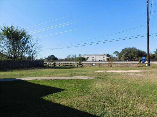 Building Photo - 13203 US-59